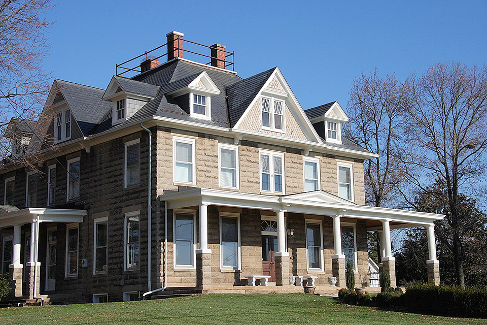 Captain's Houses, Centreville