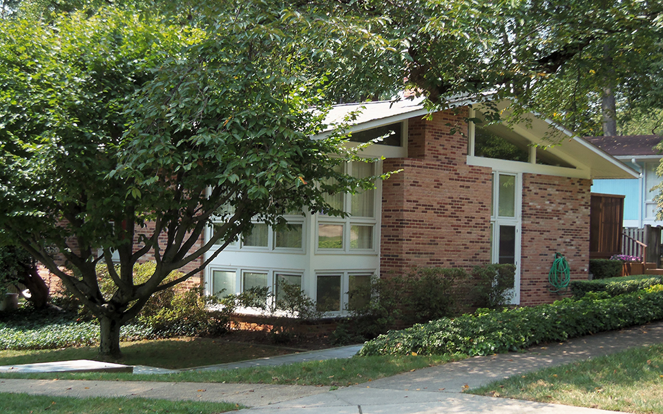 A house in the Rock Creek Woods Historic District 