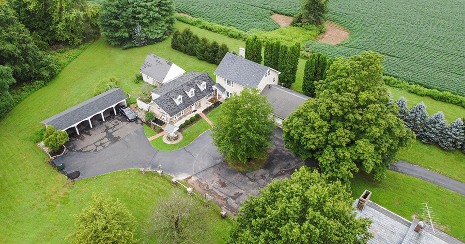 Circa 1767 Carriage House/Farmhouse on Durham Road